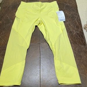 NWT Athleta Mesh Contender Capri Size S